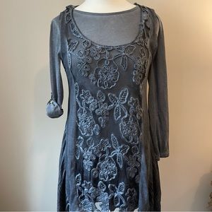 Simply Couture gray long sleeve top with layered vest, size M,NWT. See below!